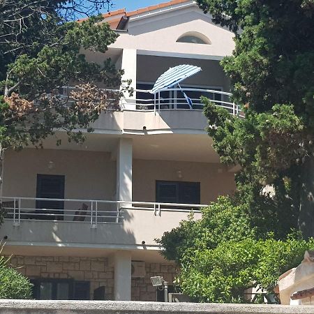Mare Azzurro Apartments Pula Eksteriør billede
