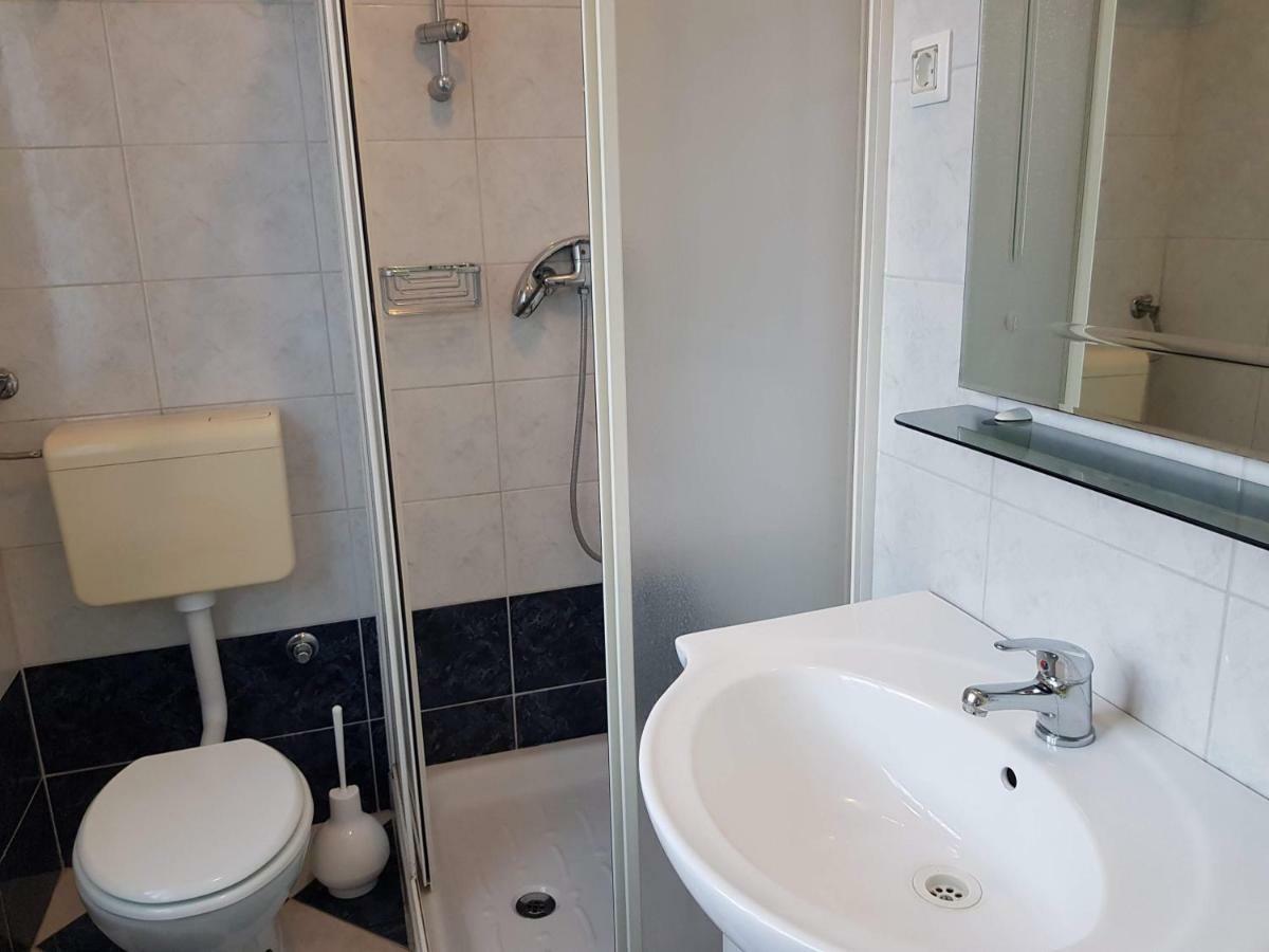 Mare Azzurro Apartments Pula Eksteriør billede