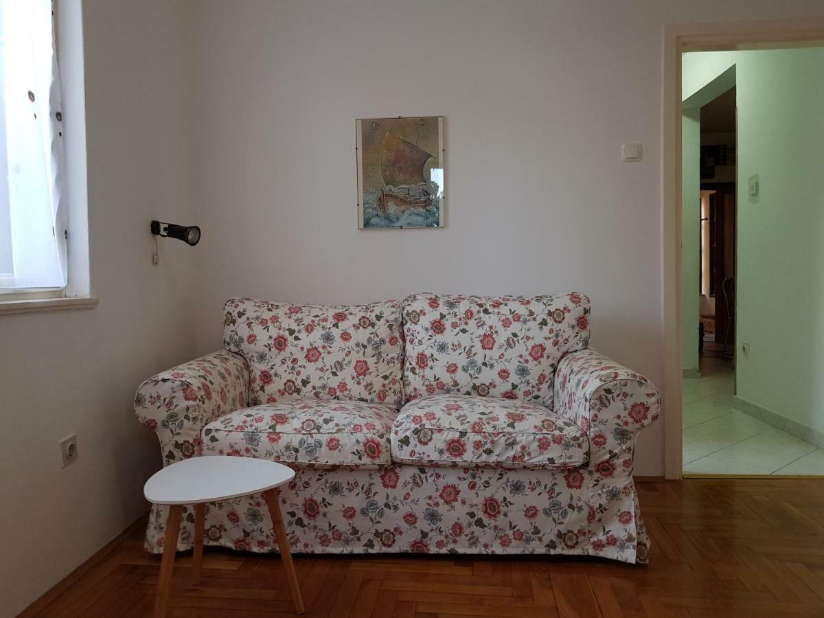 Mare Azzurro Apartments Pula Eksteriør billede