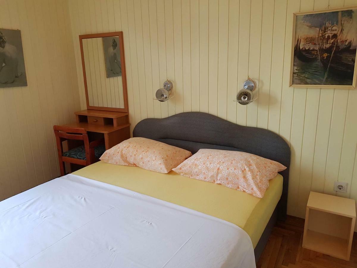 Mare Azzurro Apartments Pula Eksteriør billede